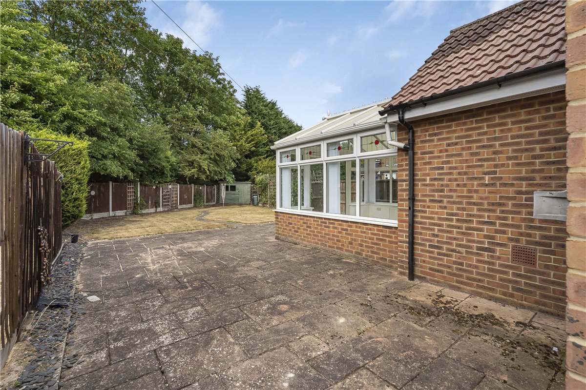 2 bedroom bungalow, Pantile Close, Witham CM8 - Available