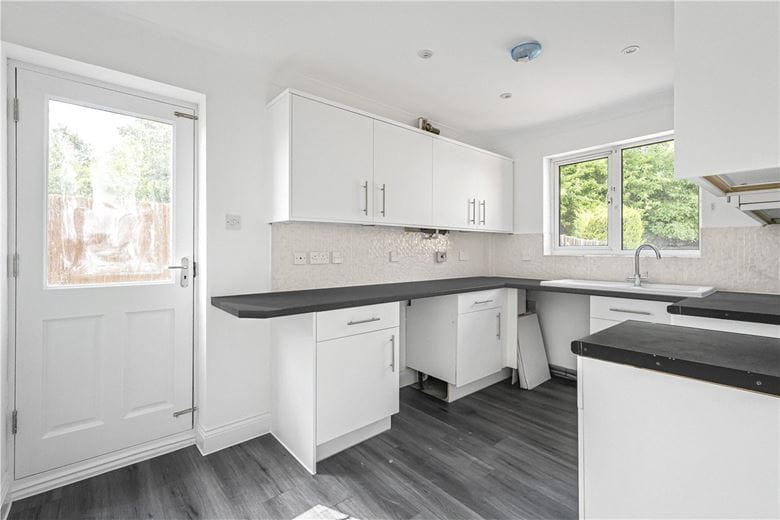 2 bedroom bungalow, Pantile Close, Witham CM8 - Available