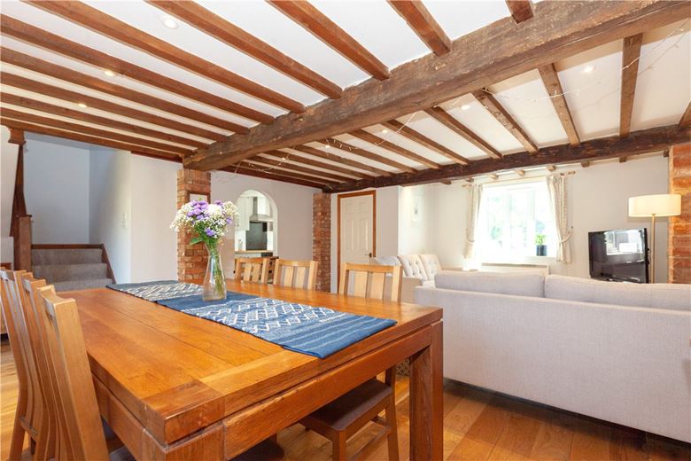 2 bedroom house, Heathfield, Bletchingdon OX5 - Let Agreed