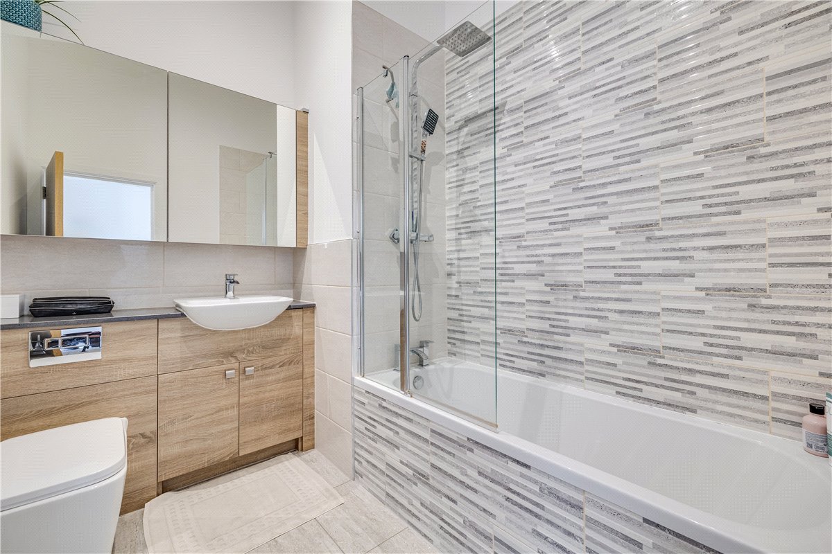 3 bedroom house, Harlow Gardens, Kingston upon Thames KT1 - Let Agreed