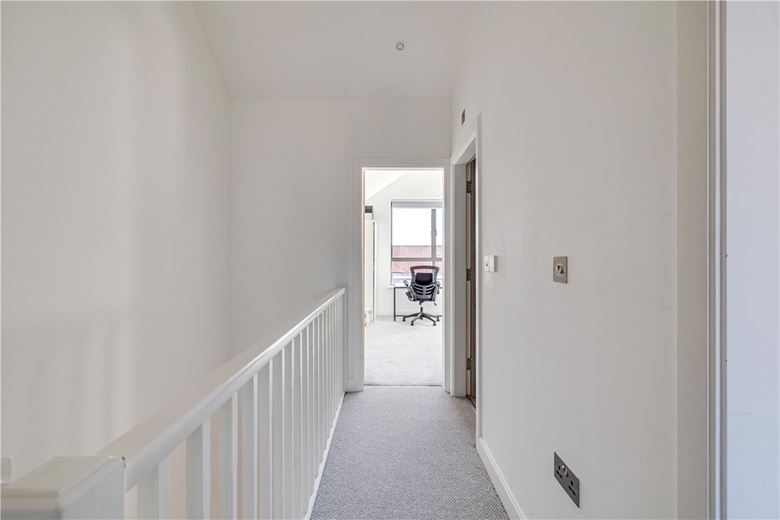 3 bedroom house, Harlow Gardens, Kingston upon Thames KT1 - Let Agreed