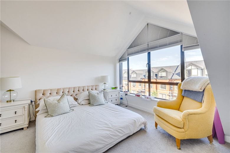 3 bedroom house, Harlow Gardens, Kingston upon Thames KT1 - Let Agreed