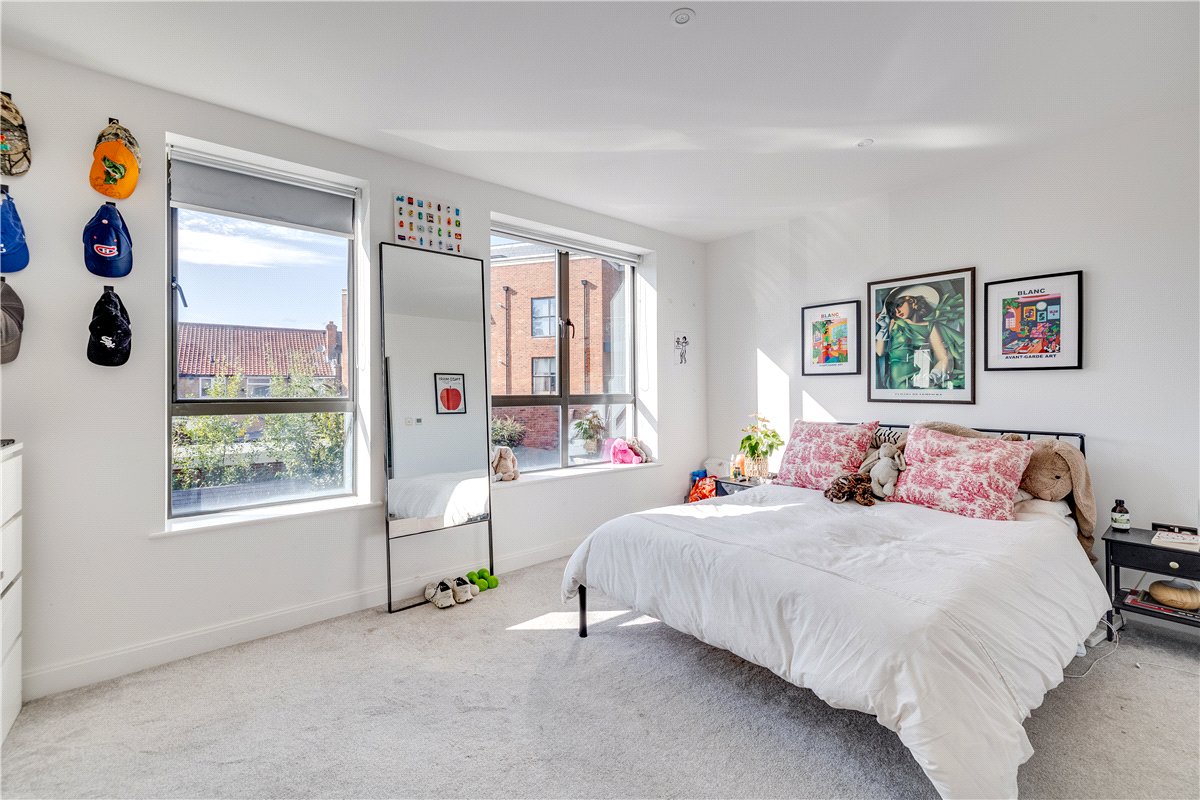 3 bedroom house, Harlow Gardens, Kingston upon Thames KT1 - Let Agreed