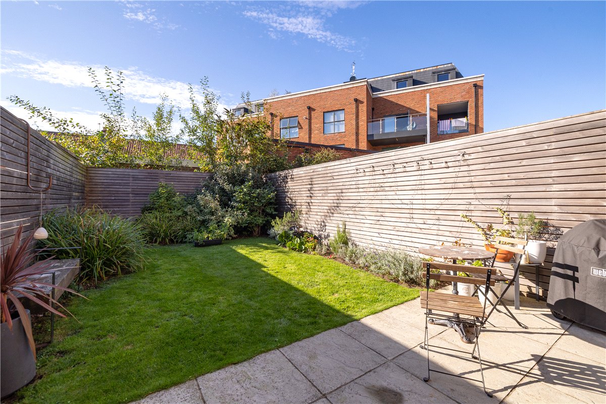 3 bedroom house, Harlow Gardens, Kingston upon Thames KT1 - Let Agreed