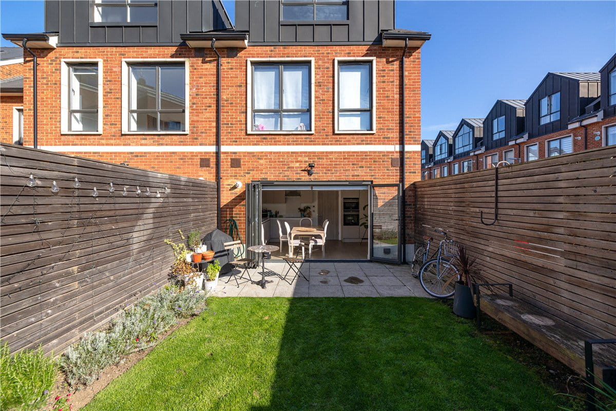 3 bedroom house, Harlow Gardens, Kingston upon Thames KT1 - Let Agreed