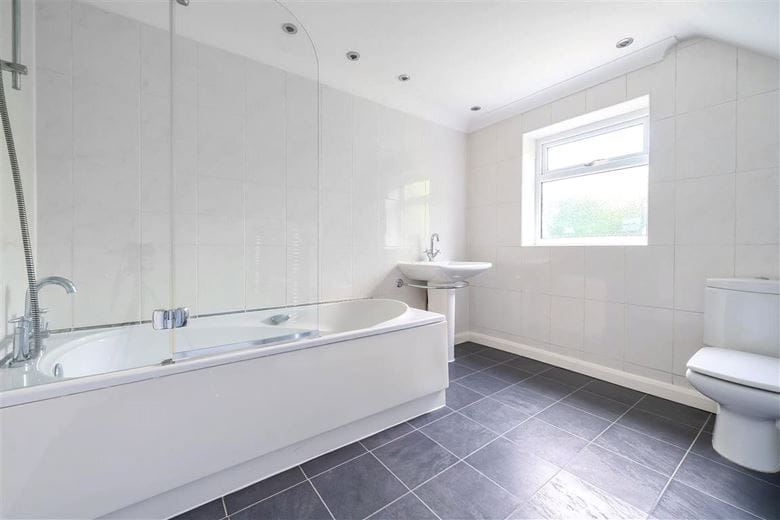 4 bedroom bungalow, Newton Road, Lowton WA3 - Let Agreed