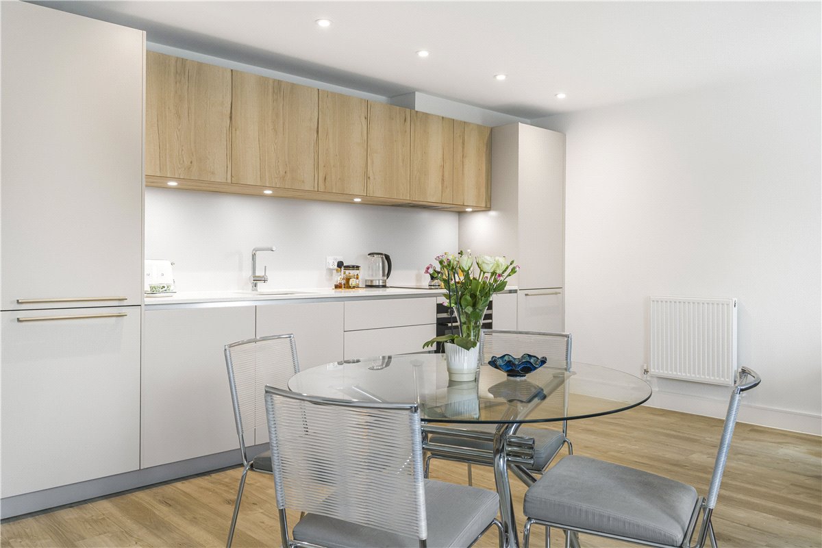 2 bedroom flat, Sunderland Avenue, Oxford OX2 - Let Agreed