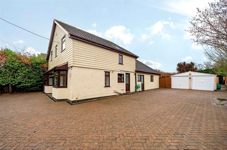 4 bedroom house, Maldon Road, Witham CM8 - Available