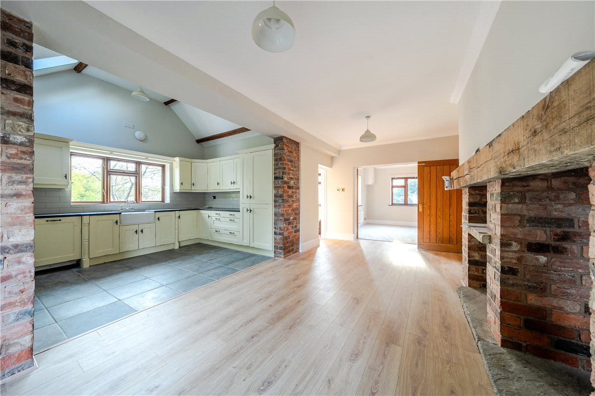 4 bedroom house, Cappers Lane, Lichfield WS14 - Available