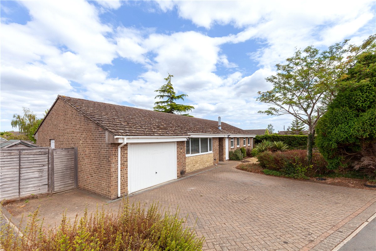 4 bedroom bungalow, Shakespeare Drive, Bicester OX26 - Let Agreed