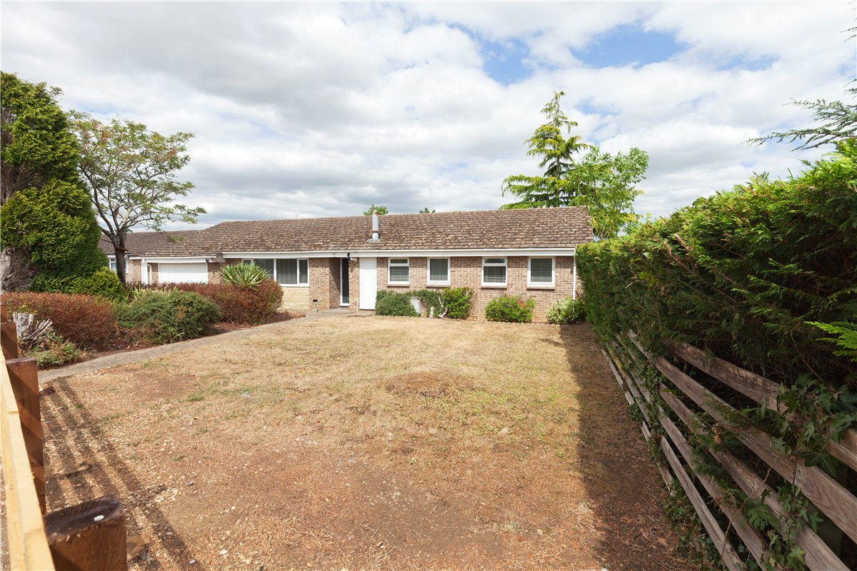 4 bedroom bungalow, Shakespeare Drive, Bicester OX26 - Let Agreed