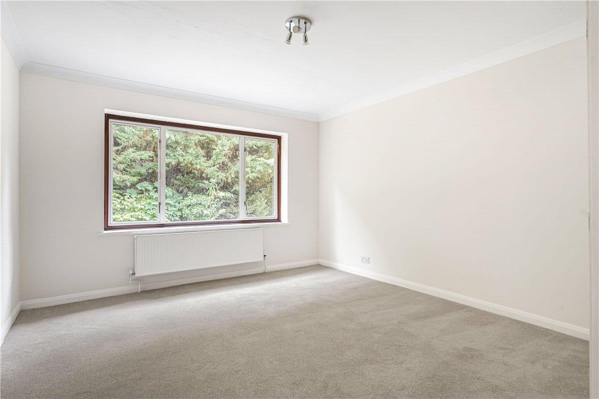 6 bedroom bungalow, Nash Lee Lane, Wendover HP22 - Available