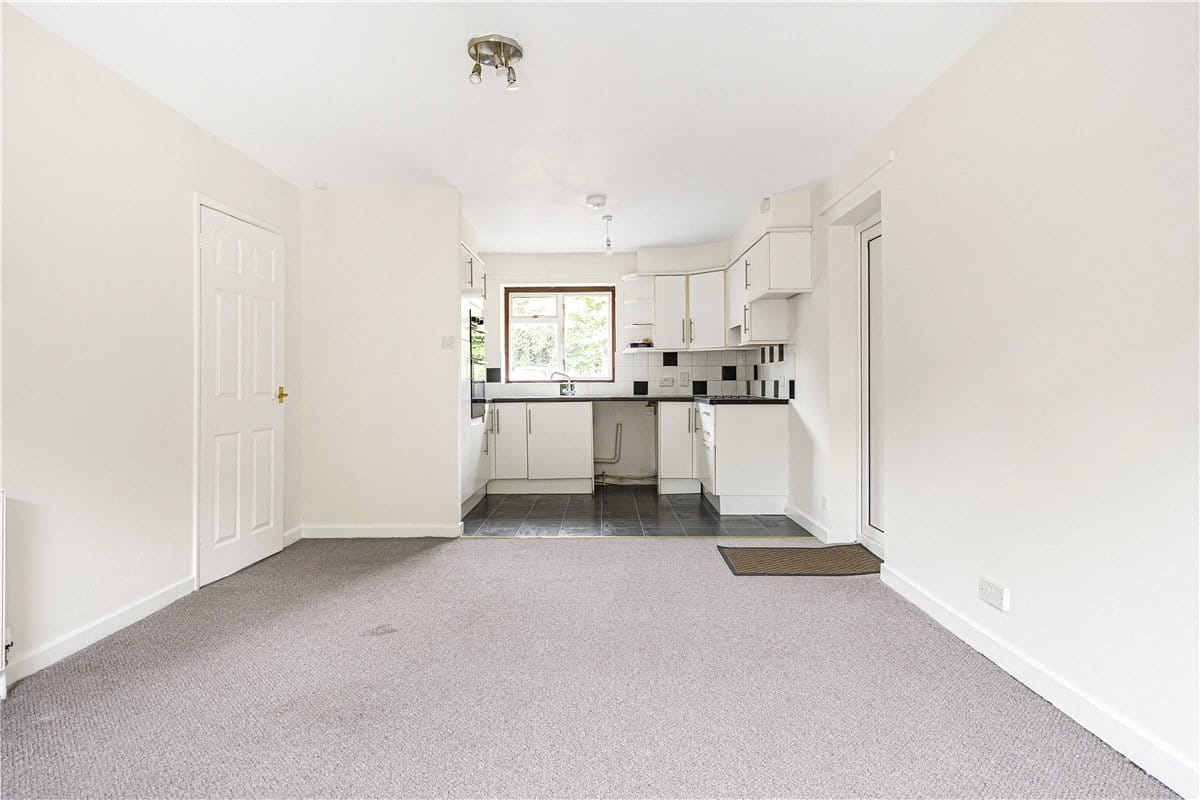 6 bedroom bungalow, Nash Lee Lane, Wendover HP22 - Available