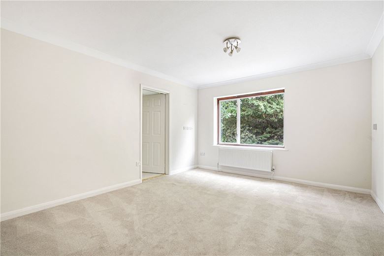 6 bedroom bungalow, Nash Lee Lane, Wendover HP22 - Available