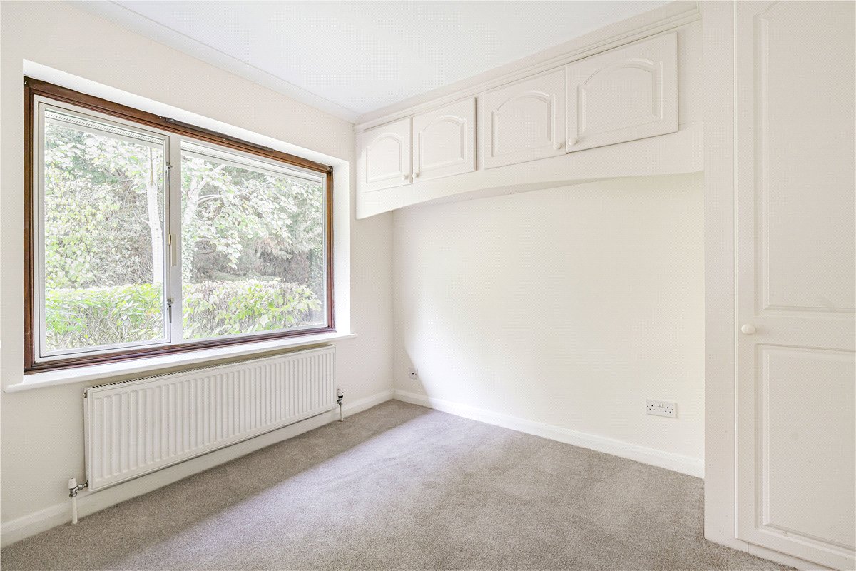 6 bedroom bungalow, Nash Lee Lane, Wendover HP22 - Available