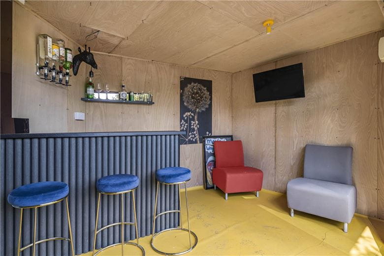 4 bedroom house, New Road, Dinton HP17 - Available