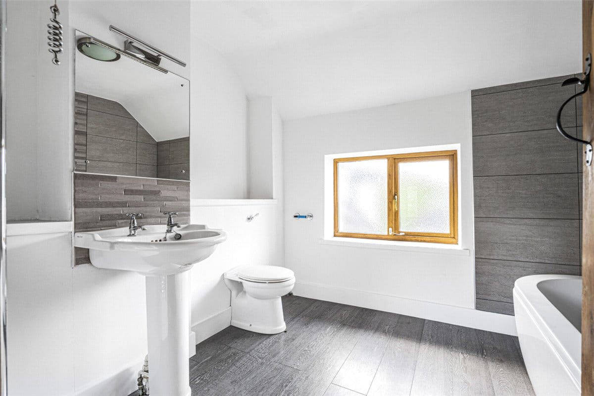 5 bedroom house, Shaw Lane, Kings Bromley DE13 - Let Agreed