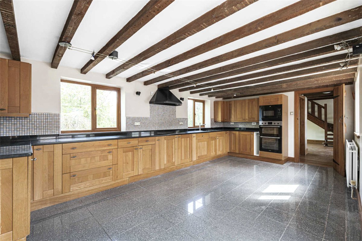 5 bedroom house, Shaw Lane, Kings Bromley DE13 - Let Agreed