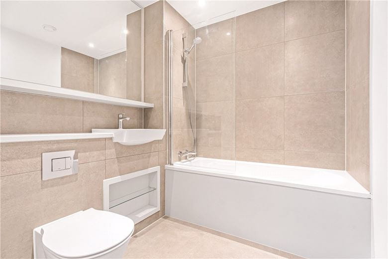 2 bedroom flat, 8 Shillingford House, Munda Way OX2 - Available