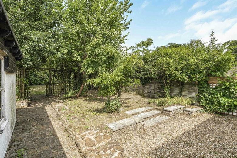 3 bedroom house, Crackley Crescent, Kenilworth CV8 - Let Agreed