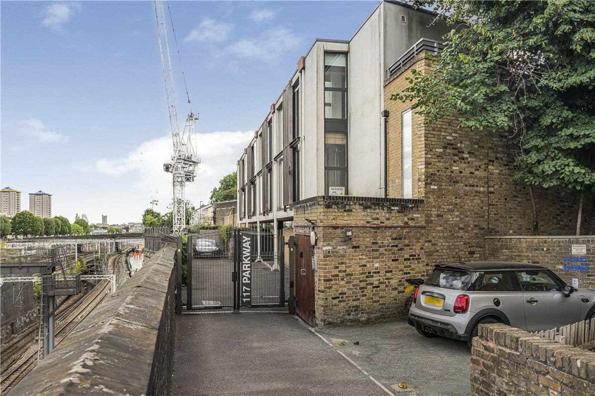 4 bedroom house, Parkway, London NW1 - Available