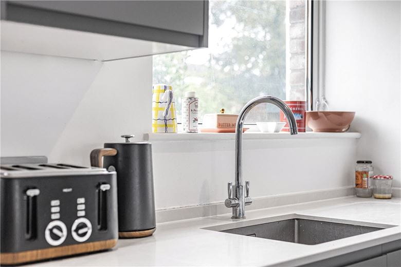 2 bedroom flat, Harefields, Oxford OX2 - Let Agreed