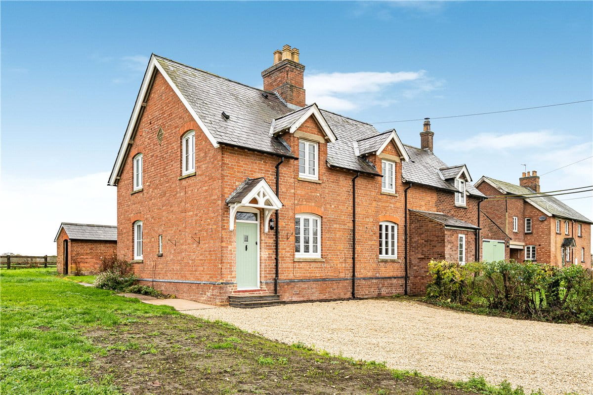 2 bedroom house, Manor Farm Cottages, Ardley Road OX25 - Available