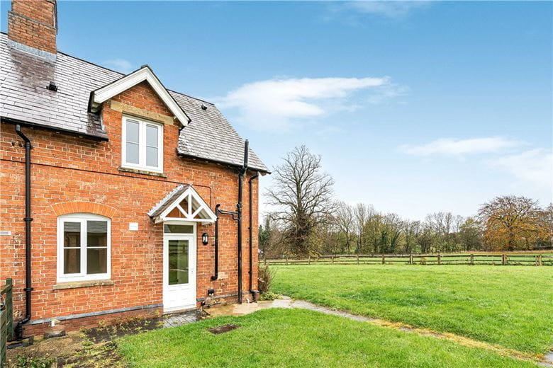 2 bedroom house, Manor Farm Cottages, Ardley Road OX25 - Available