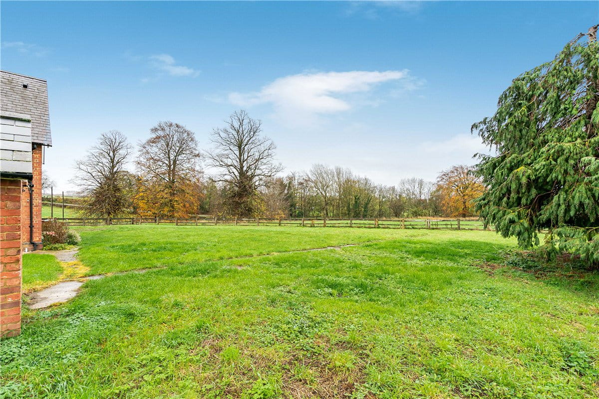 2 bedroom house, Manor Farm Cottages, Ardley Road OX25 - Available