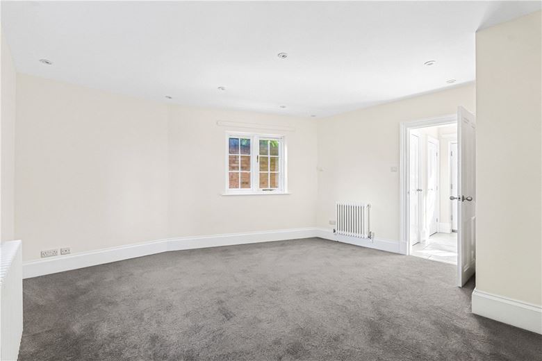 5 bedroom house, Darnford Lane, Lichfield WS14 - Available