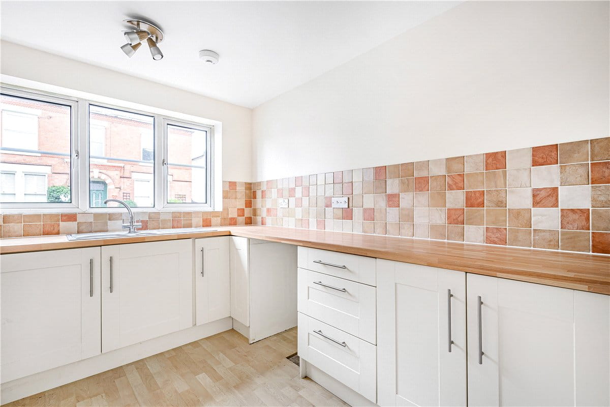 3 bedroom house, Bonsall Street, Long Eaton NG10 - Available