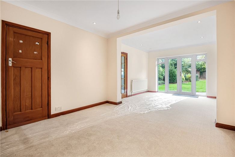 4 bedroom bungalow, The Greenway, Ickenham UB10 - Available