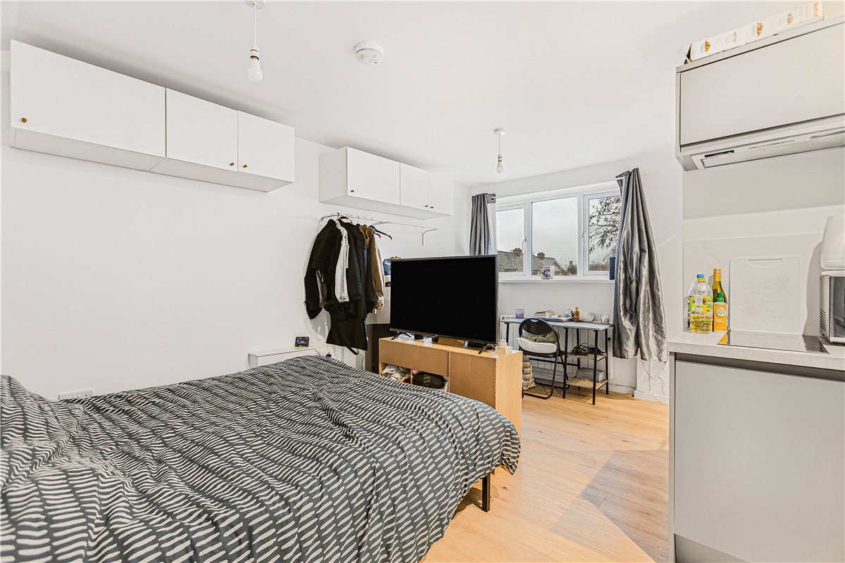 1 bedroom flat, The Flat, 37 Mill Street OX29 - Available