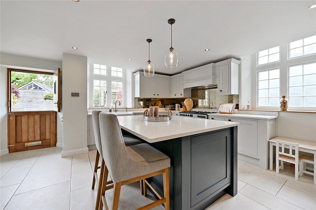 4 bedroom house, Witney Road, Ducklington OX29 - Available