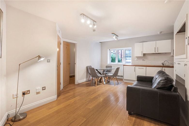 1 bedroom flat, St. Bernards Road, Oxford OX2 - Available