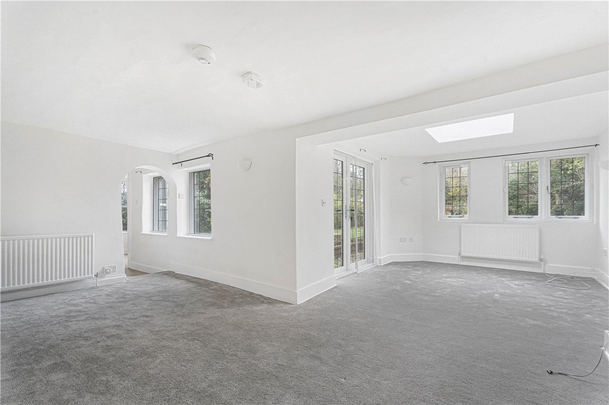 4 bedroom house, Frith Hill, South Heath HP16 - Available