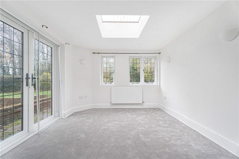 4 bedroom house, Frith Hill, South Heath HP16 - Available