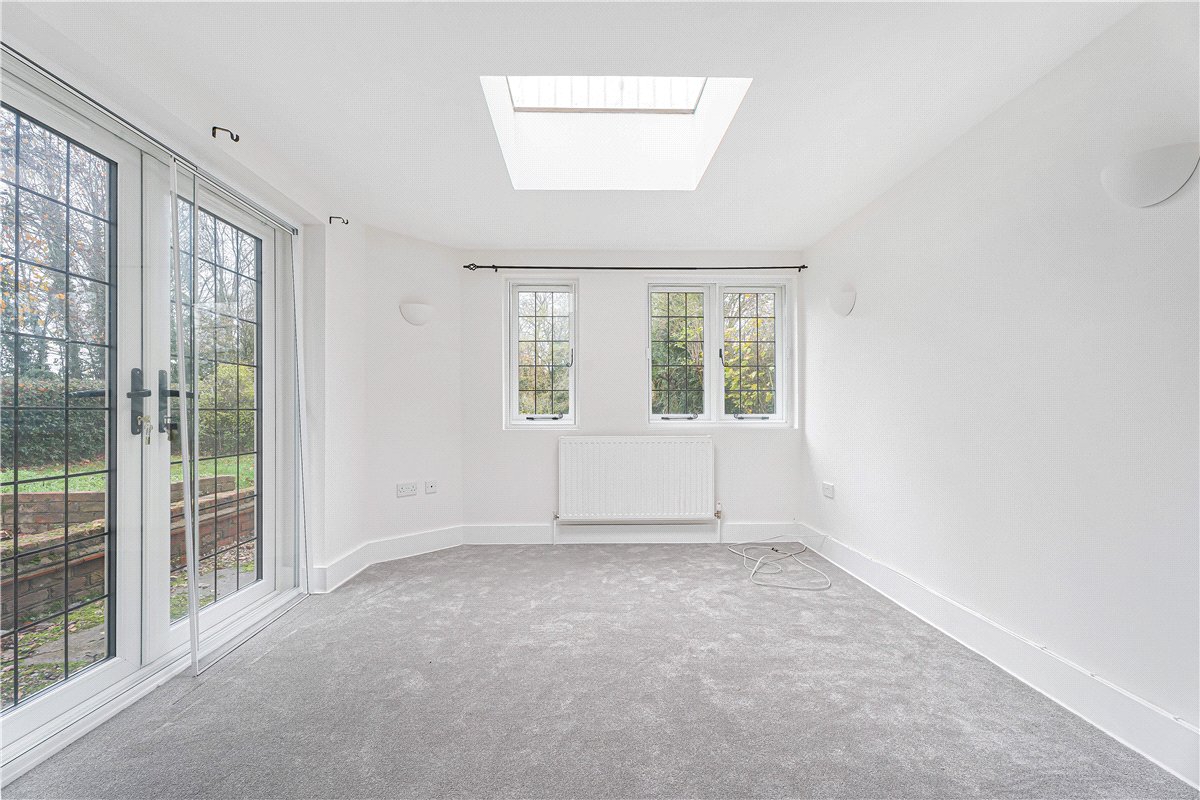 4 bedroom house, Frith Hill, South Heath HP16 - Available