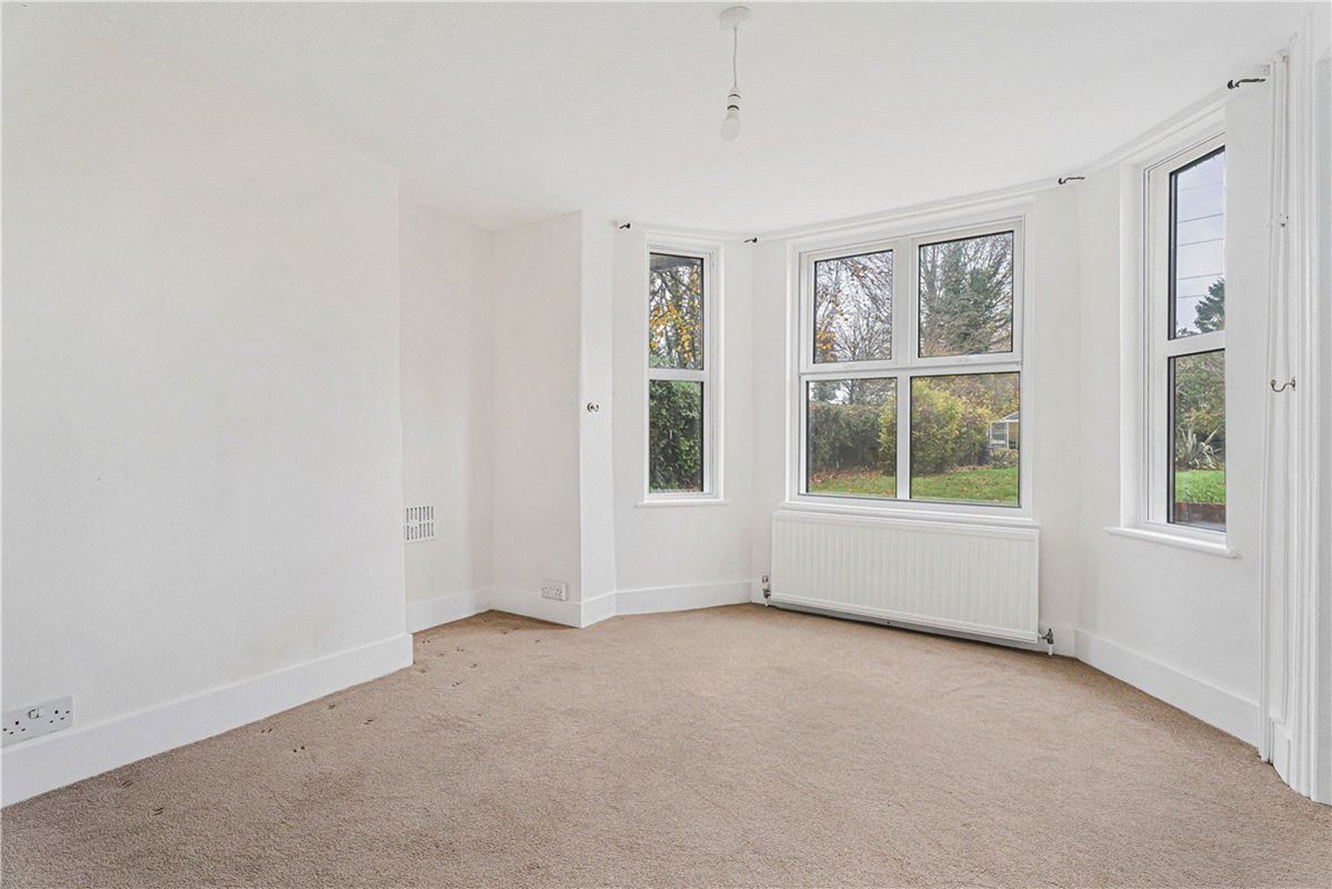 4 bedroom house, Frith Hill, South Heath HP16 - Available