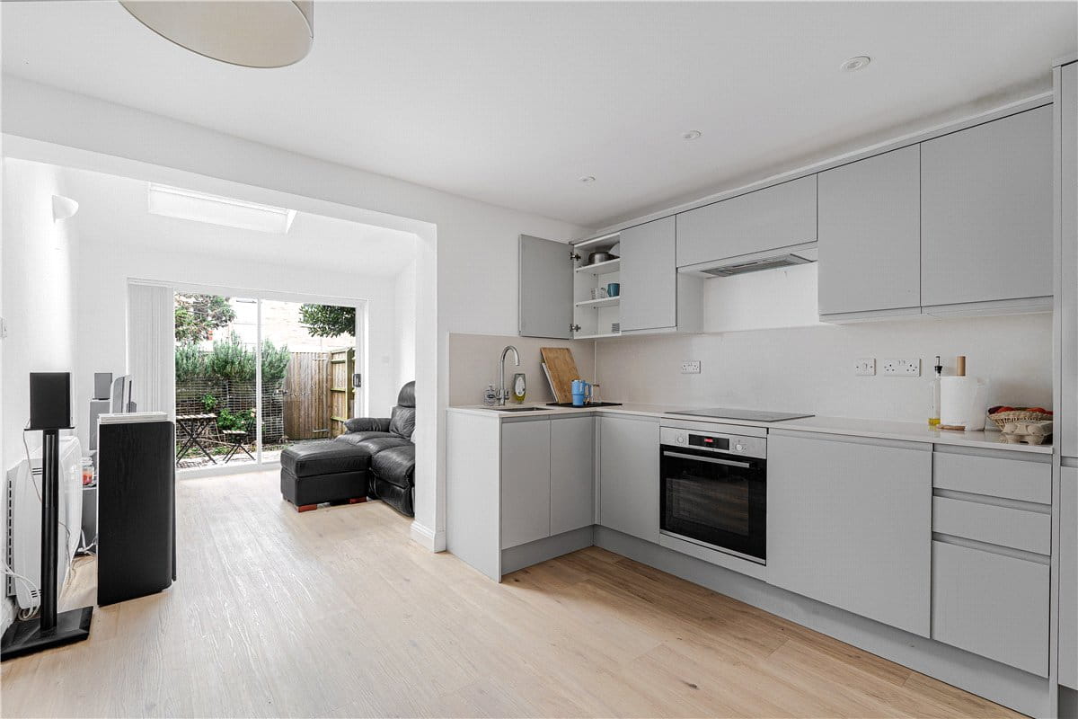 1 bedroom flat, Harefields, Oxford OX2 - Available