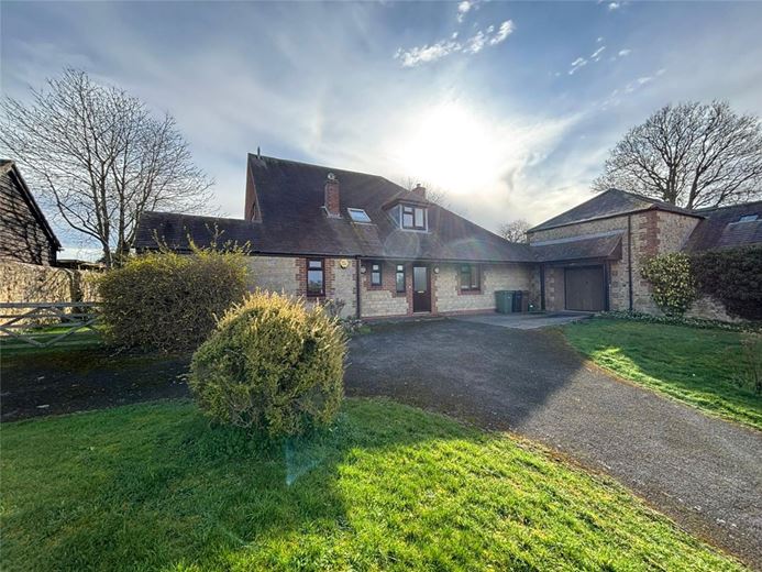 4 bedroom house, Great Coxwell, Faringdon SN7 - Available