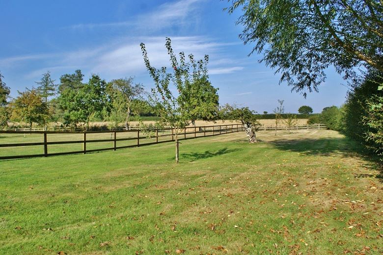 68.5 acres House, Lew, Bampton OX18 - Available