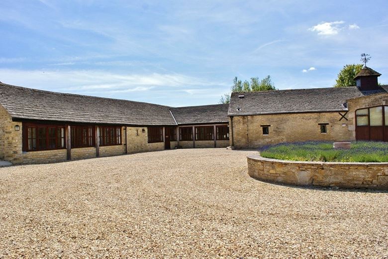 68.5 acres House, Lew, Bampton OX18 - Available