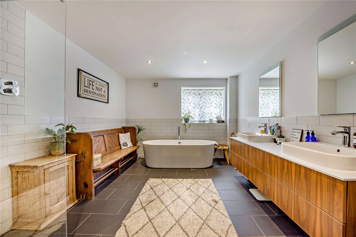  bedroom , Kings Lane, Longcot SN7 - Available