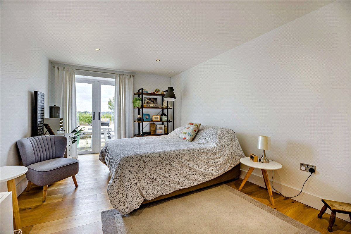  bedroom , Kings Lane, Longcot SN7 - Available