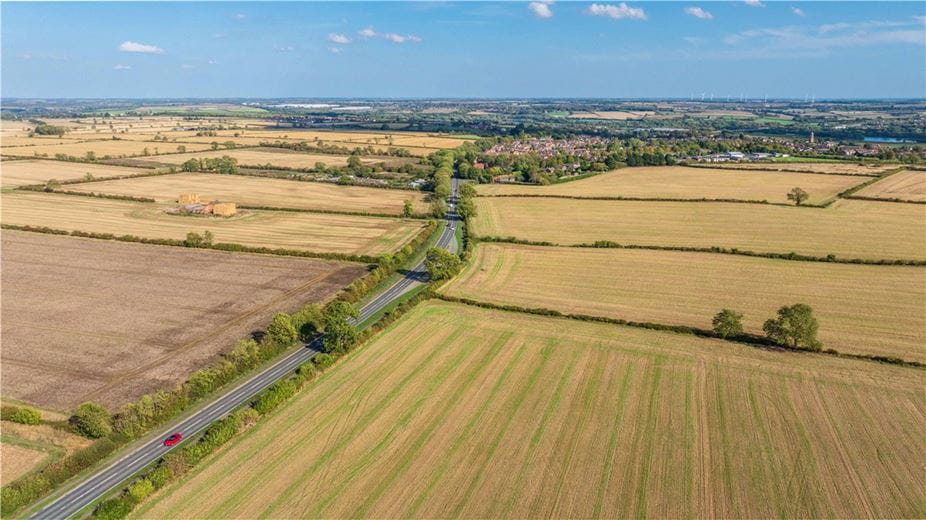 1,728 acres Country Estate, Finedon, NN9 - Available