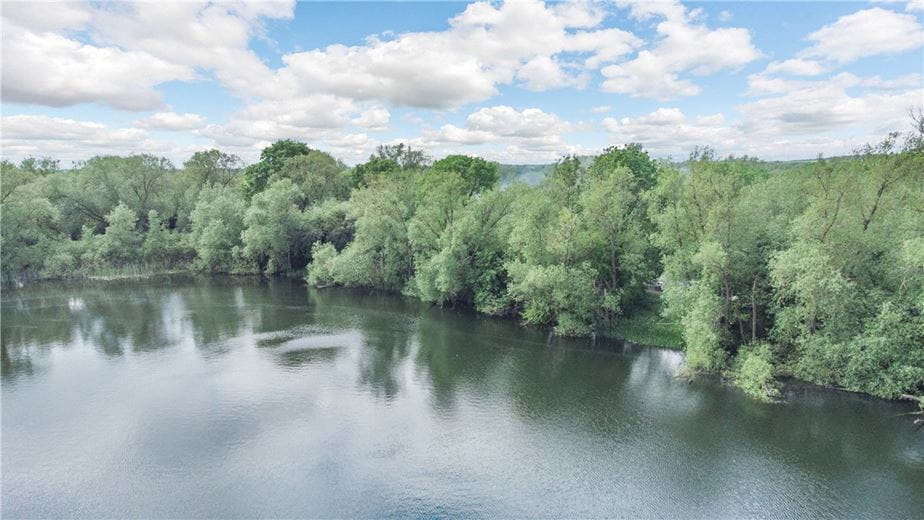 30.8 acres Land, Dukes Lake and Associated Land, Wolvercote OX2 - Sold STC