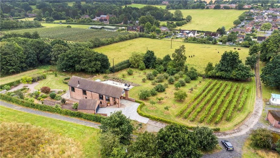 3 acres House, Stourport Road, Great Witley WR6 - Available