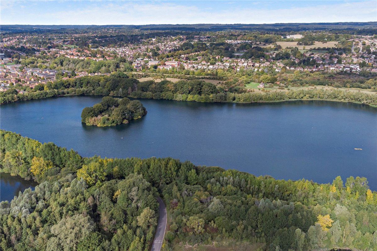 411 acres Land, Henley Road, Caversham RG4 - Available