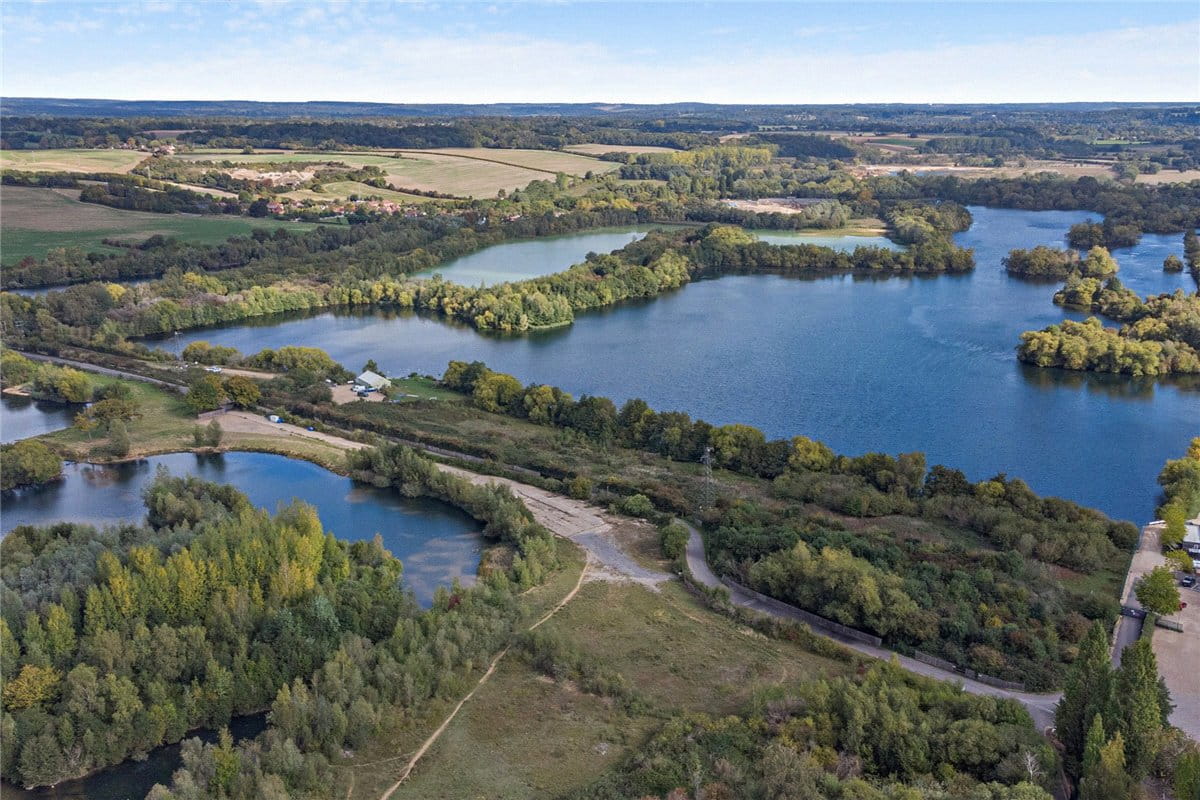 411 acres Land, Henley Road, Caversham RG4 - Available